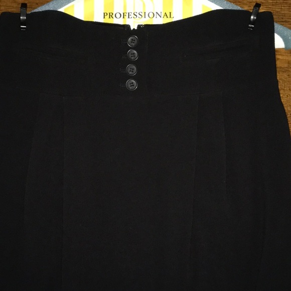 Club Monaco skirt - Picture 2 of 7